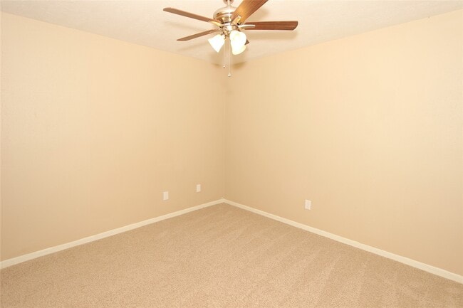 Building Photo - 2731 Colony Dr