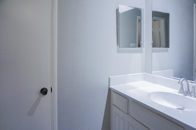 Building Photo - 2110 Wilcrest Dr