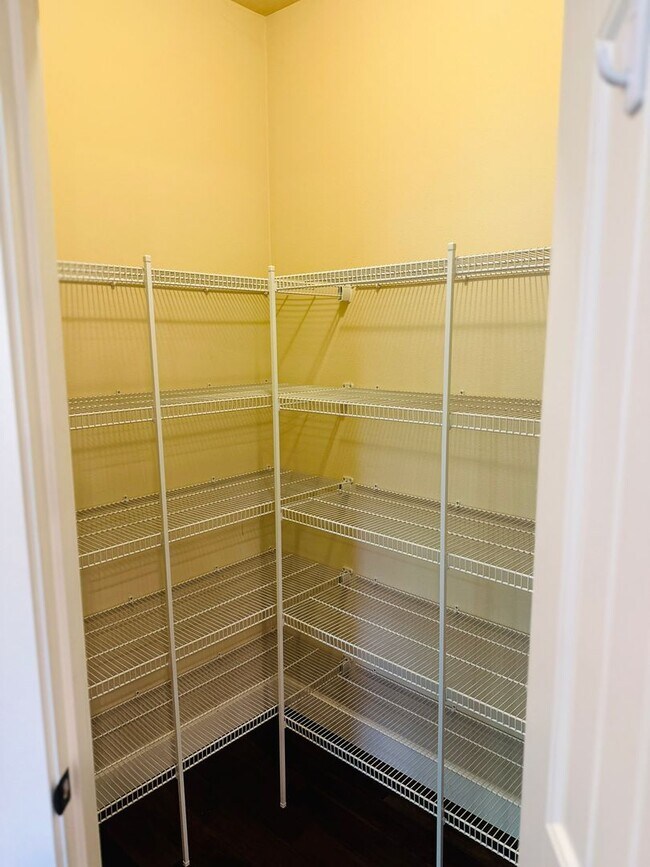 Building Photo - Beautiful Custom Felida Home