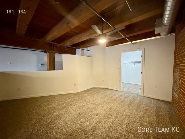 Building Photo - 204 Walnut St