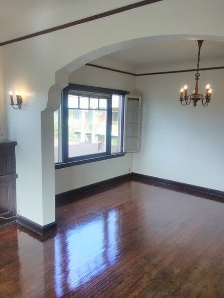 Building Photo - 128 Falcon Ave