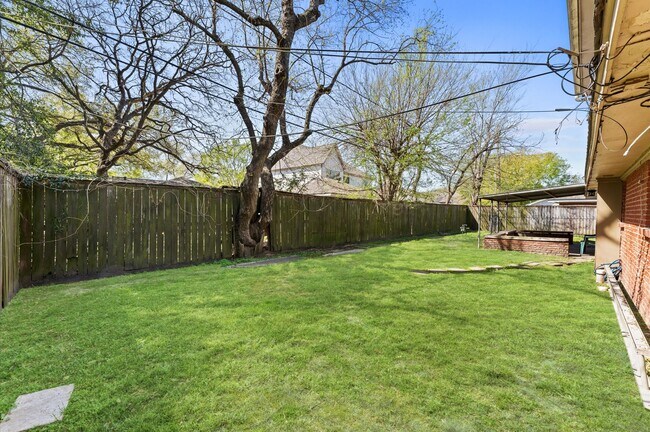 Building Photo - 1839 Bethlehem St