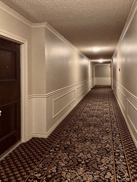 Building Photo - 420 S Madison Ave