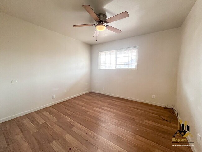 Building Photo - 3740 Astoria St