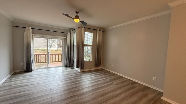 Building Photo - River Oaks Townhouse