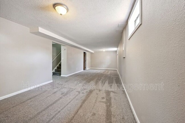 Building Photo - 10444 Hoyt Ct