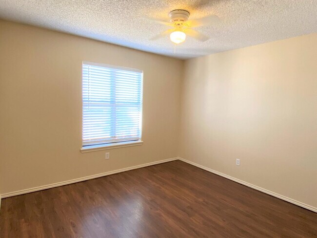 Building Photo - 6845 Iola Ave