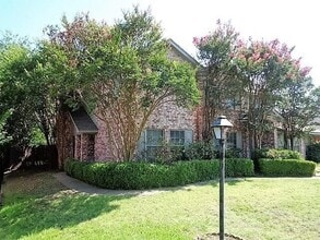 Building Photo - 831 Ash Grove Ln