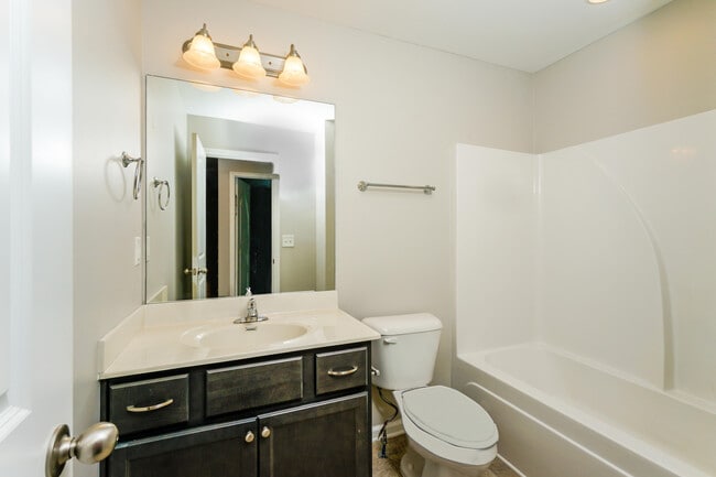 Building Photo - 1961 Drummond Dr