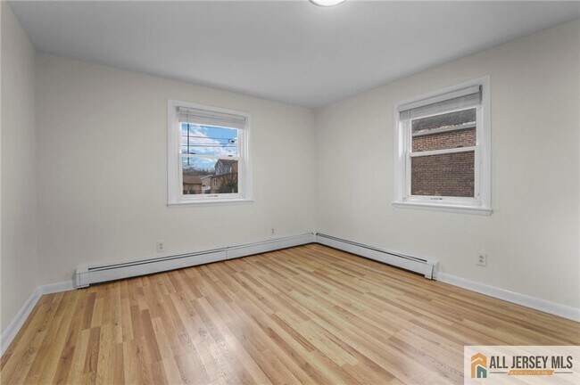 Building Photo - 119 Chinnick Ave