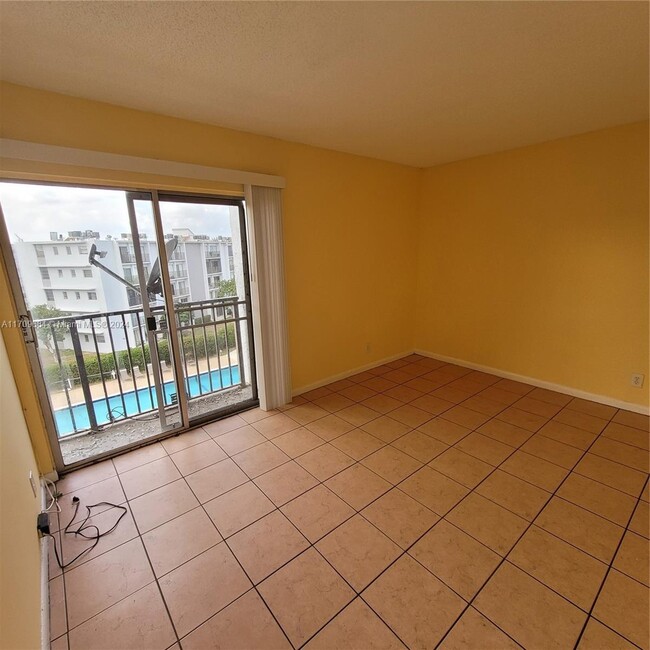 Building Photo - 2 bedroom in Miramar FL 33025