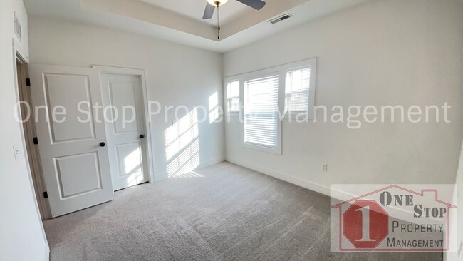 Building Photo - Beautiful 3 Bedroom, 2.5 Bathroom, 2 Car G...