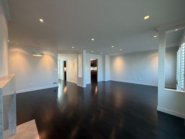 Building Photo - 2050 Divisadero St