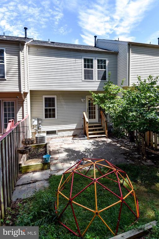 Building Photo - 5987 Edgehill Ct