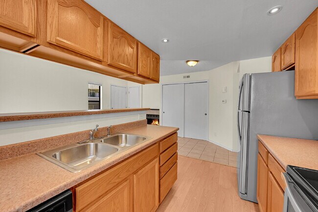 Building Photo - $1,140.95 with $300 Off The First Month's Rent, 1 Bed, 1 Bath, Condo in Thornton with Washer and ...