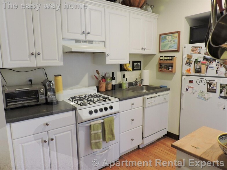 Building Photo - 331 Harvard St