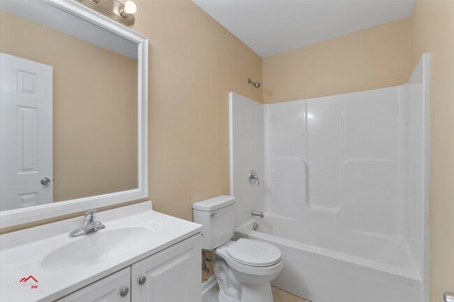 Building Photo - 1155 Pecan St