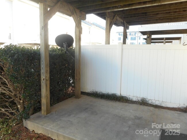 Building Photo - 8145 Millwright Ln