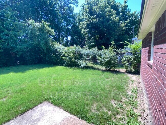 Building Photo - 4444 Longtree Cove