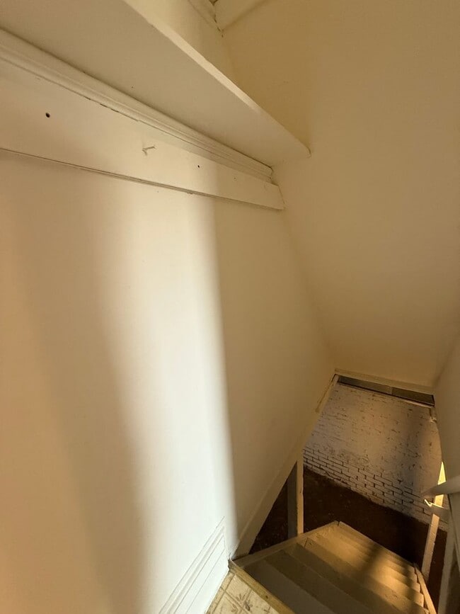 Building Photo - 103 Taylor St