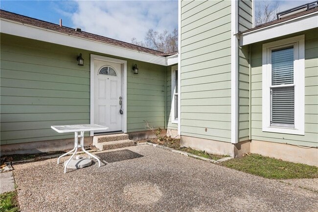 Building Photo - 1801 W 37th St