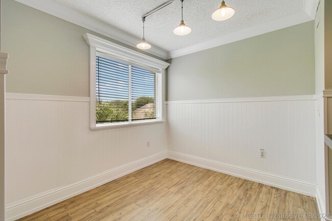 Building Photo - 254 Village Blvd