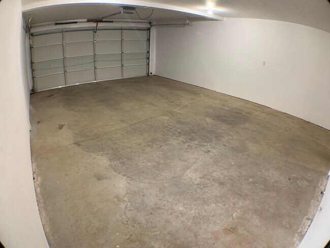 Building Photo - 5235-5237 Springcrest Drive S