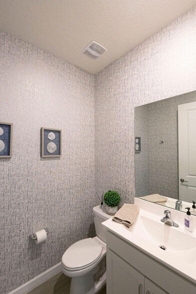 Building Photo - 12523 NW Copper Creek Dr