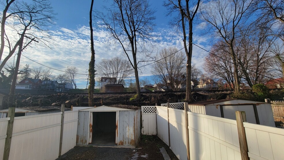 Building Photo - 74 Blocker St