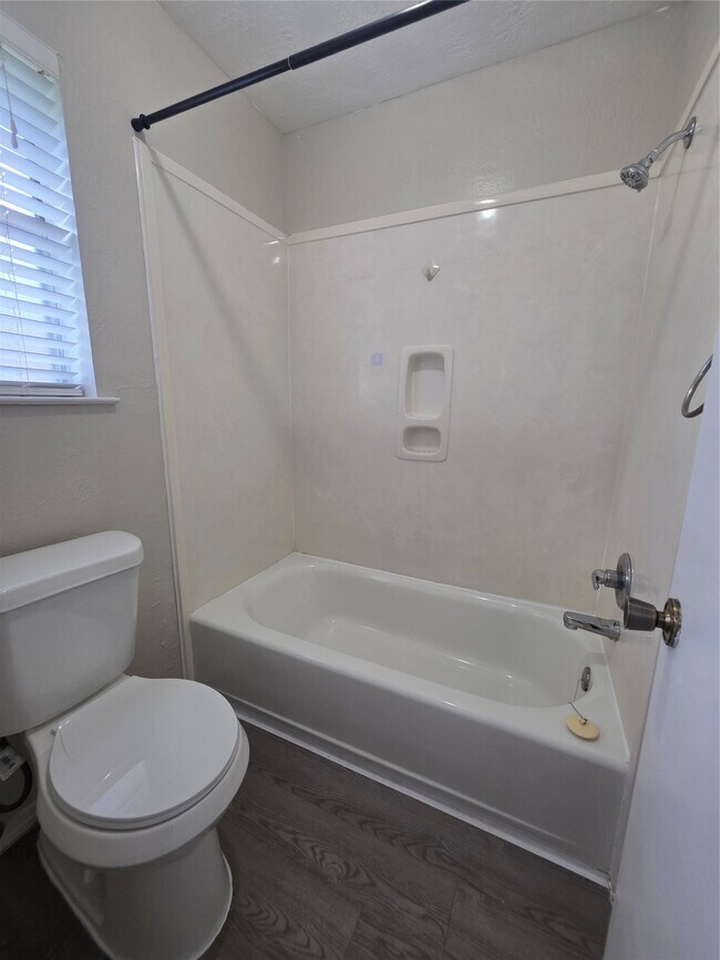 Building Photo - 2777 Forest Point Dr