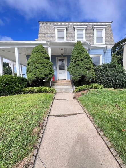 Building Photo - 147 Pleasant St