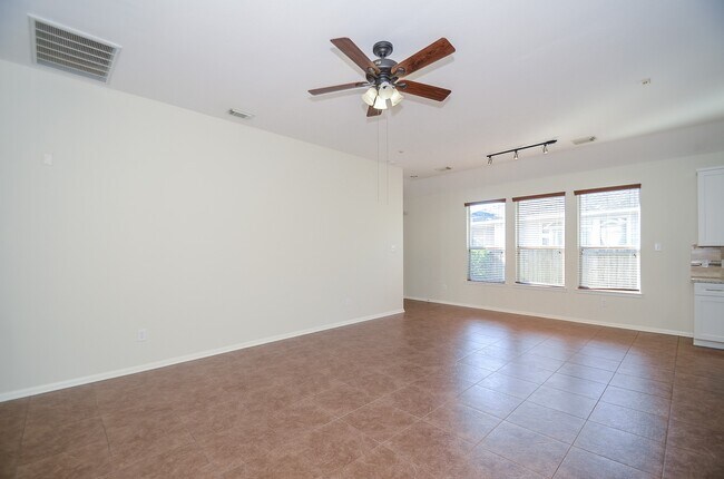 Building Photo - 12918 Hawthorne Shores Dr