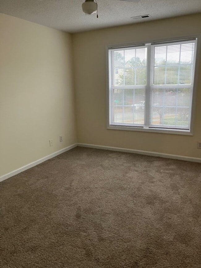 Building Photo - 802-H