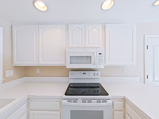 Building Photo - 4 Bedrooms | 2 Bathrooms | 1,574 Sq Ft | Single-Family Home