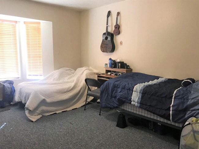 Building Photo - 565 N 300 E