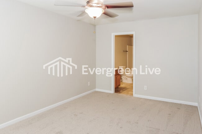 Building Photo - 157 Cloverbrook Dr