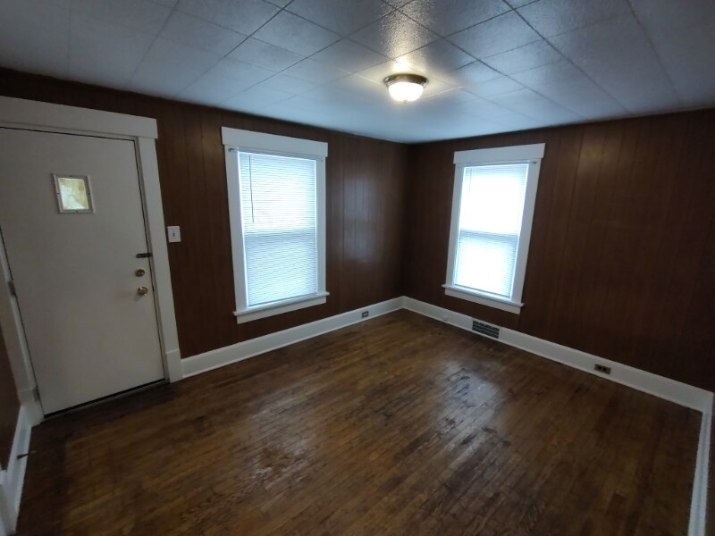 Building Photo - 2718 9th St SW