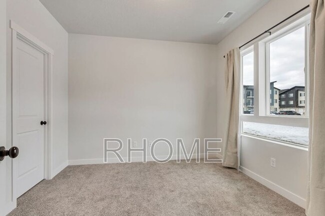 Building Photo - 986 W 540 S