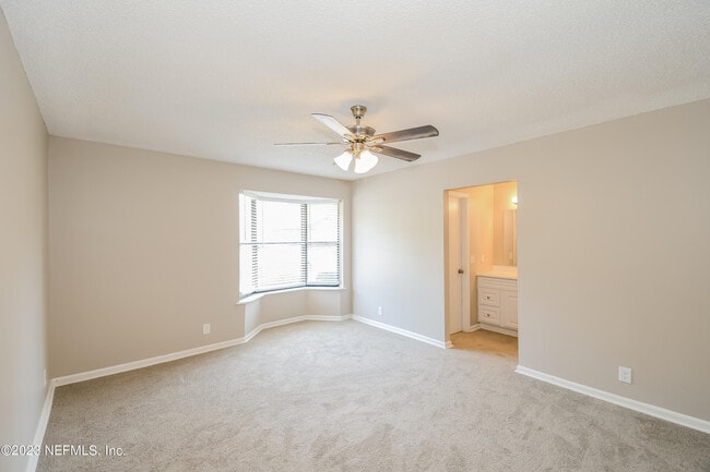 Building Photo - 7850 Blank Dr N