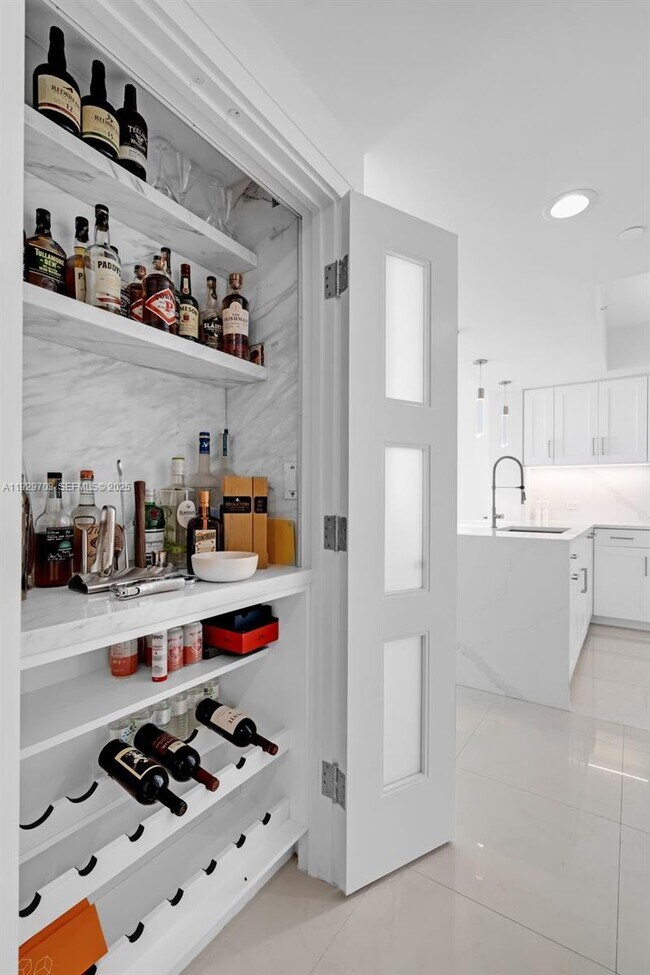 Building Photo - 2831 N Ocean Blvd