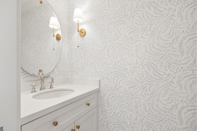 Building Photo - 1915 Windward Ln