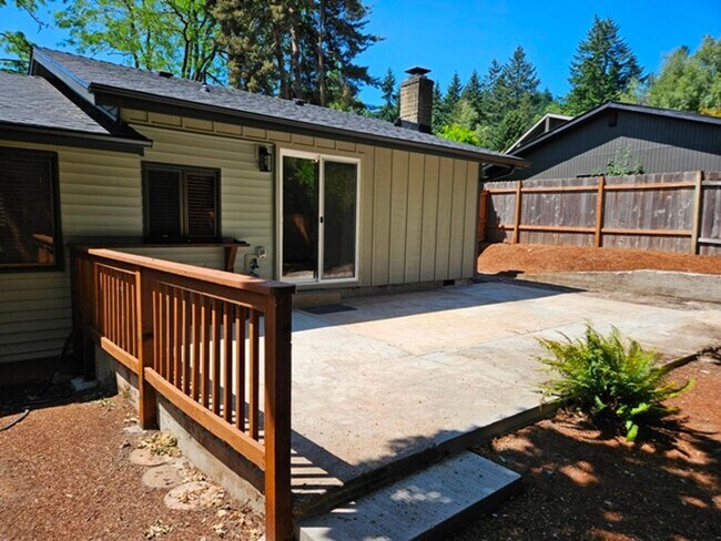 Building Photo - 3Bd/2Ba Single Story Home-For Viewing!