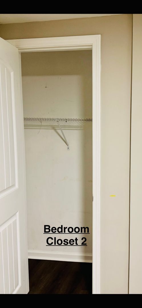 Building Photo - 310 Braden St