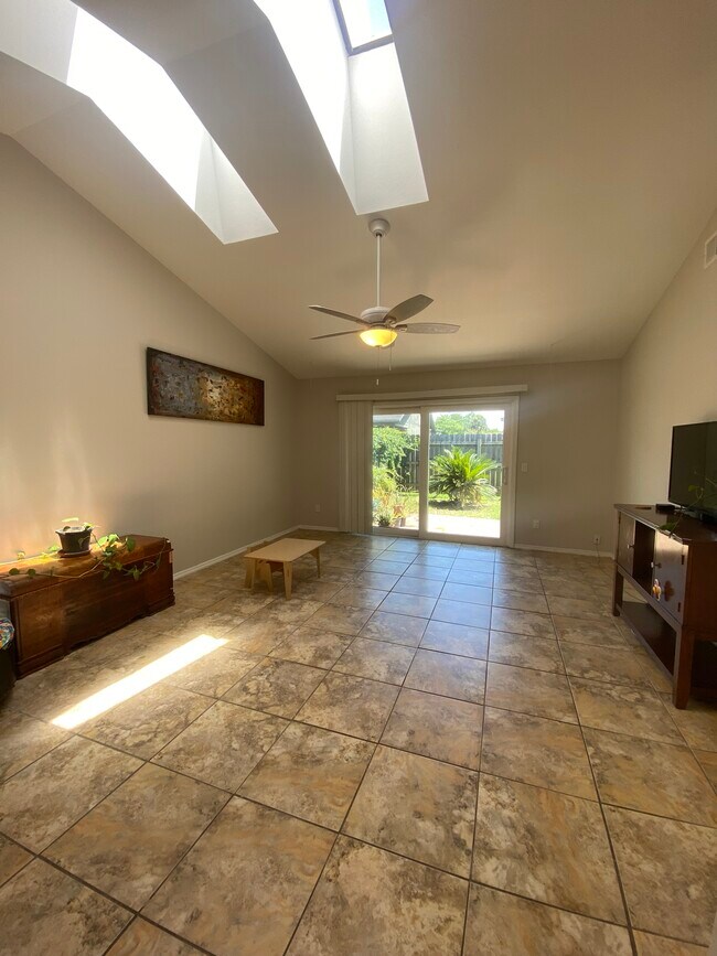 Building Photo - 141 Abaco Way