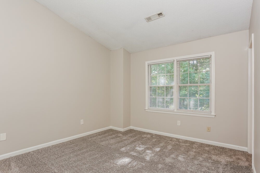 Building Photo - 1699 Winchester Way SE
