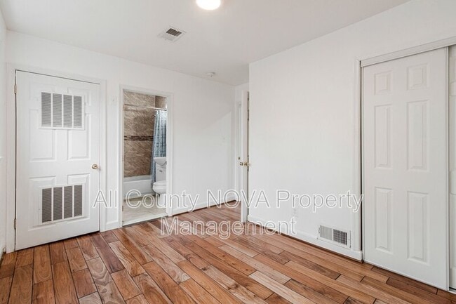 Building Photo - 8600 Lantern Ln