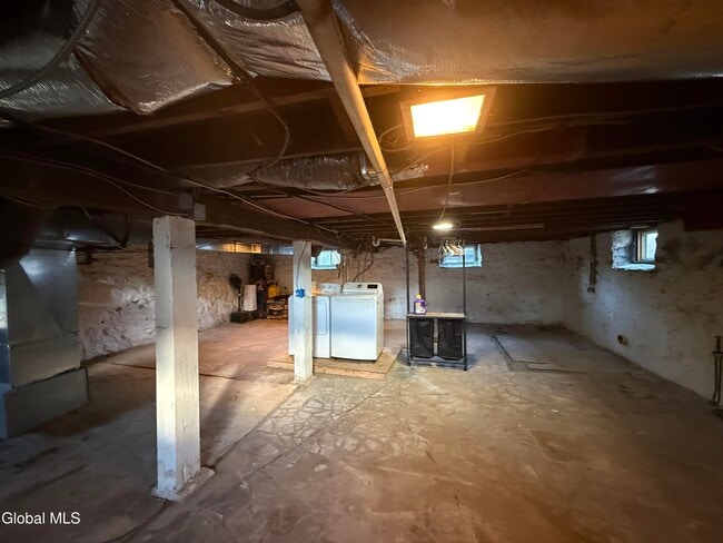 Building Photo - 152 E State St