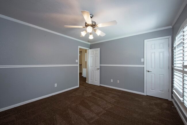 Building Photo - 46 N Planchard Cir