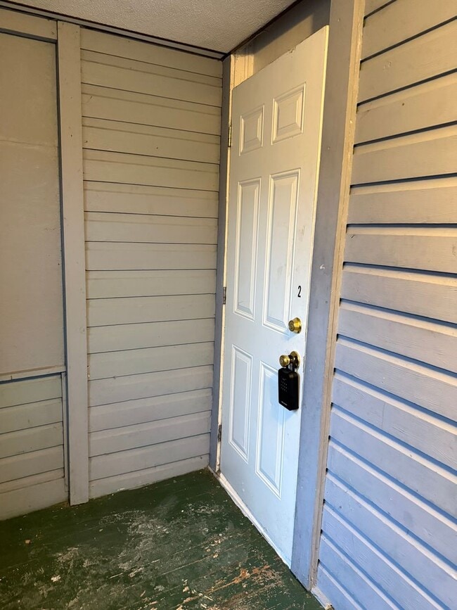 Building Photo - 201 W Market St