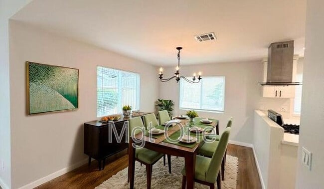Building Photo - 1022 Blossom Hill Dr